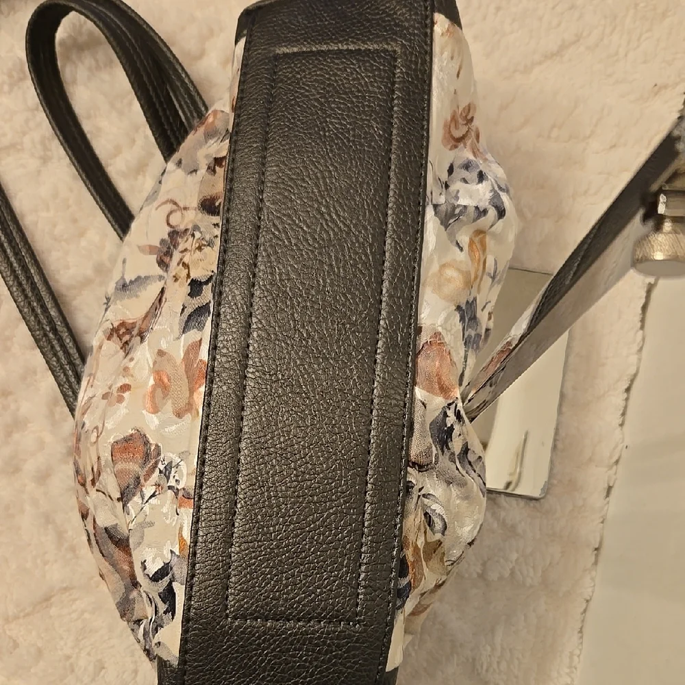 Wilsons Multicolor And Leather Trim Women's Bag - Picture 12 of 16